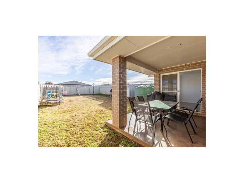 8A Apsley Crescent, Dubbo NSW 2830