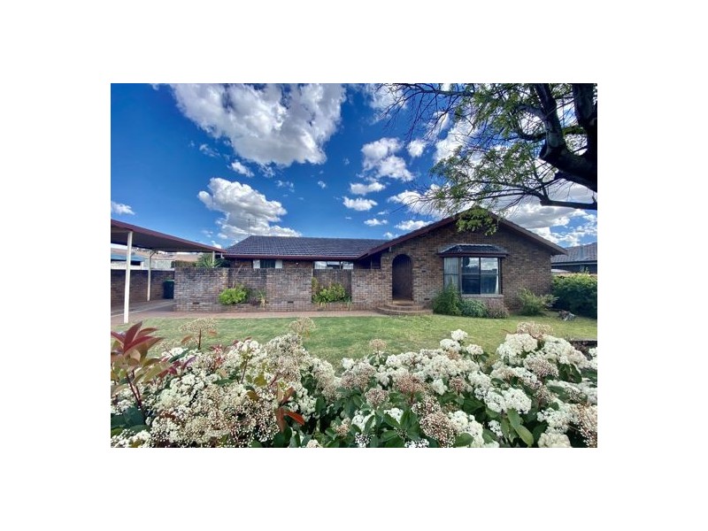45 Banksia Crescent, Dubbo NSW 2830