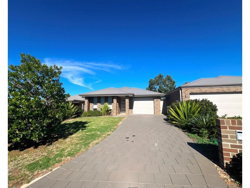 9 Ebor Way, Dubbo NSW 2830