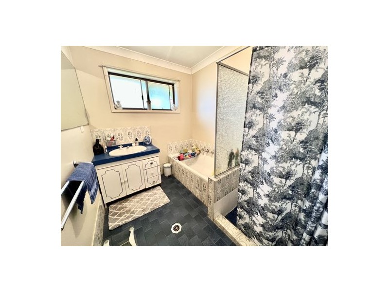 2 Burkitt Court, Dubbo NSW 2830