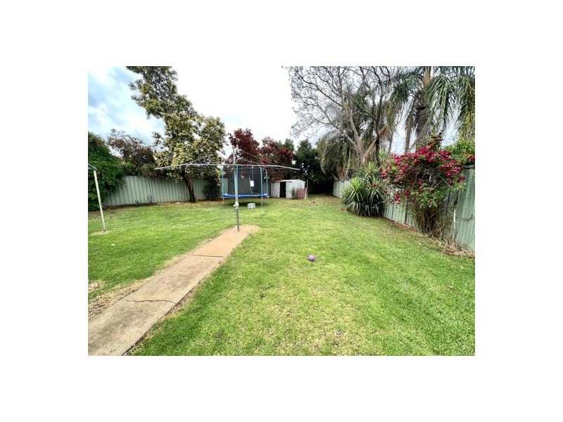 2 Burkitt Court, Dubbo NSW 2830