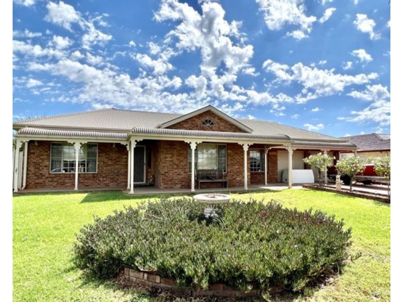 9 Sunvale Avenue, Dubbo NSW 2830