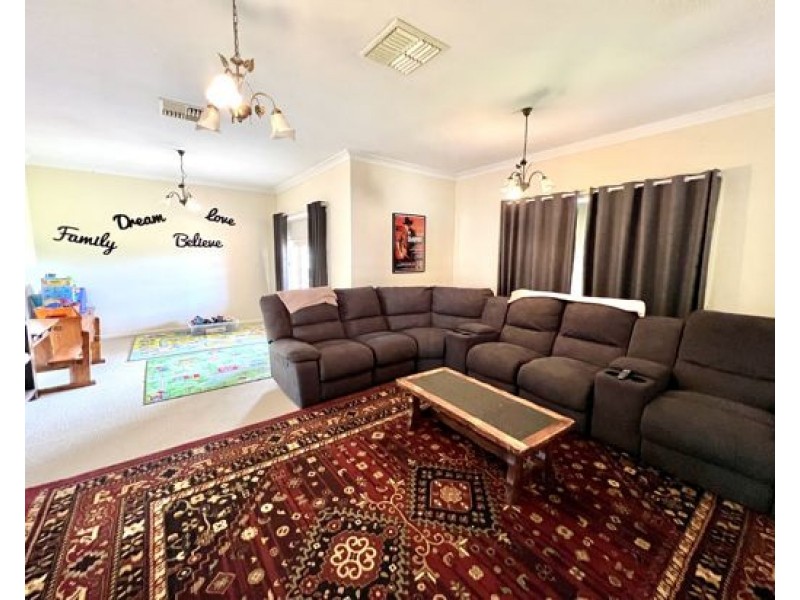 9 Sunvale Avenue, Dubbo NSW 2830