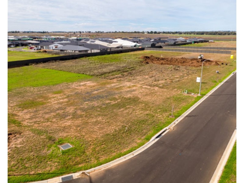 17 Ocean Court, Dubbo NSW 2830