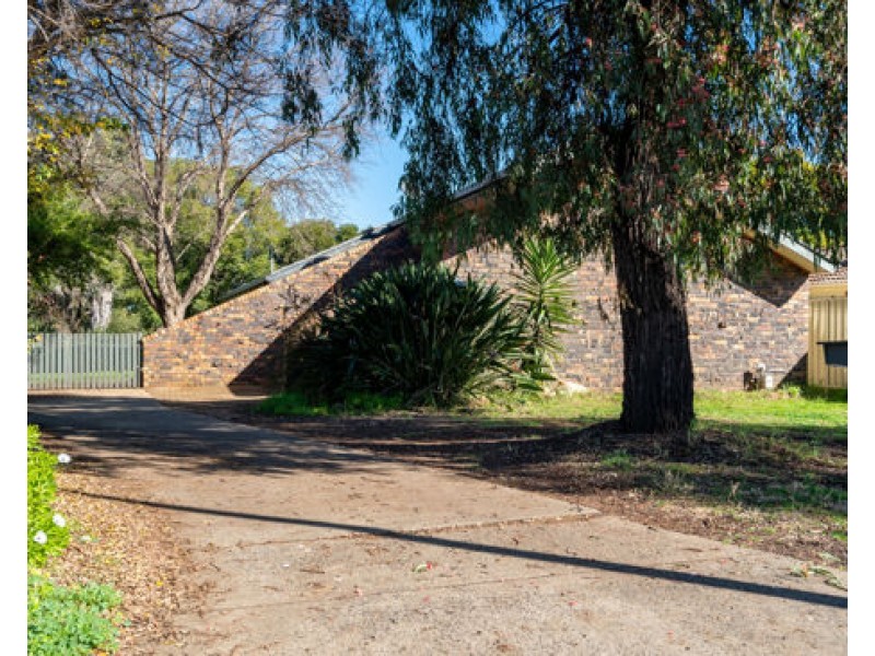 33 Alder Place, Dubbo NSW 2830