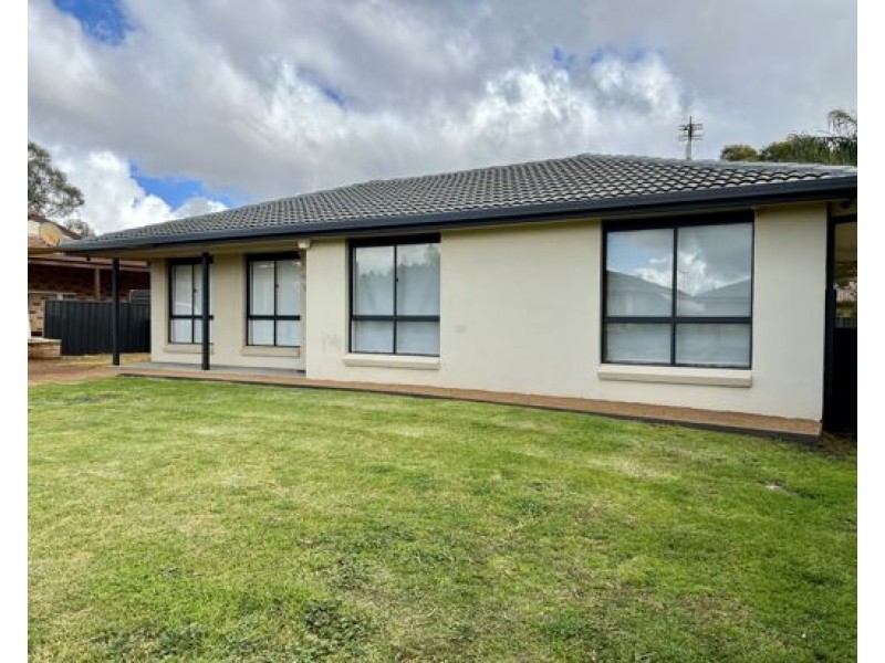 26 John Glenn Place, Dubbo NSW 2830