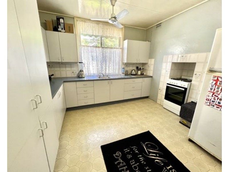 10 Fifth Avenue North, Narromine NSW 2821