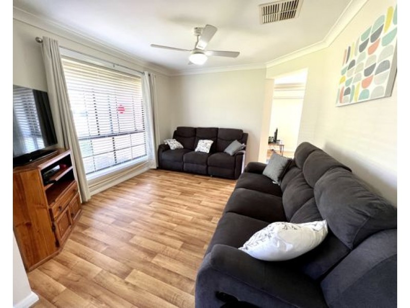 3 Glenshee Close, Dubbo NSW 2830