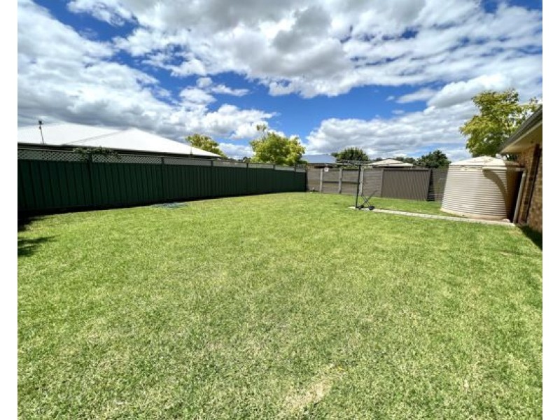 3 Glenshee Close, Dubbo NSW 2830