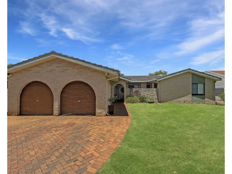 4 Hazelwood Drive, Dubbo NSW 2830