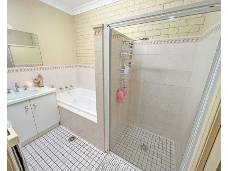 Unit 1 & 2, 25 Kingfisher Street, Dubbo NSW 2830