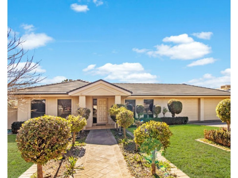 10 Ken McMullen Place, Dubbo NSW 2830