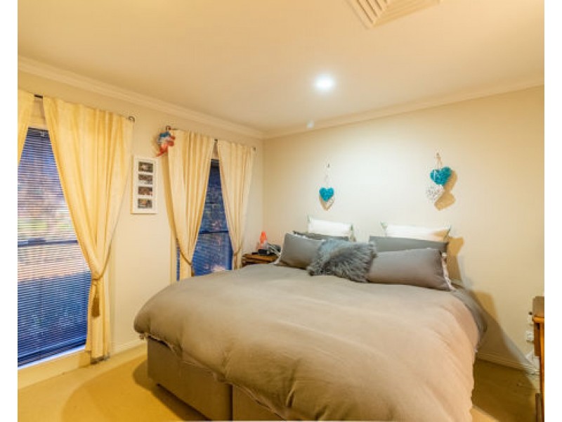 10 Ken McMullen Place, Dubbo NSW 2830