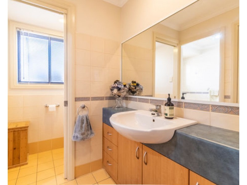 10 Ken McMullen Place, Dubbo NSW 2830