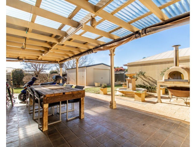 10 Ken McMullen Place, Dubbo NSW 2830