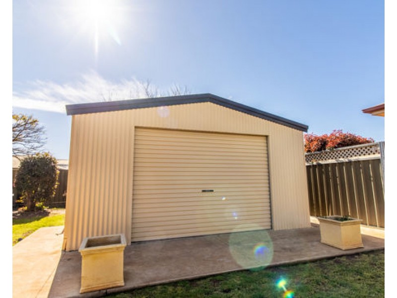 10 Ken McMullen Place, Dubbo NSW 2830