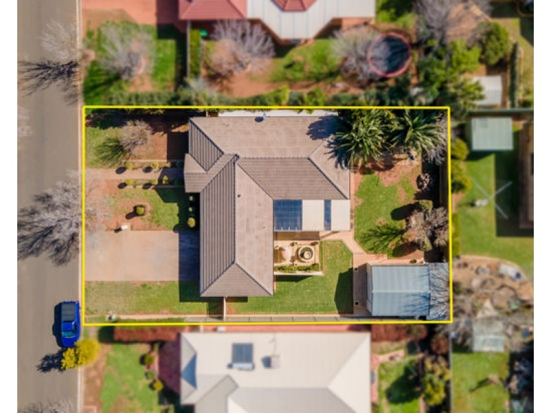 10 Ken McMullen Place, Dubbo NSW 2830