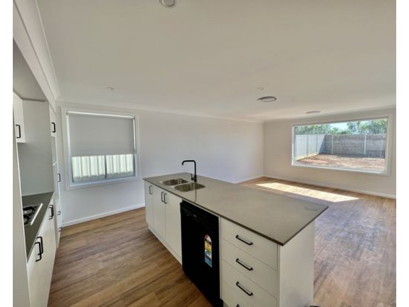 117A Champagne Drive, Dubbo NSW 2830