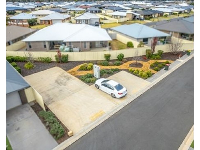 2/7 Volta Avenue, Dubbo NSW 2830