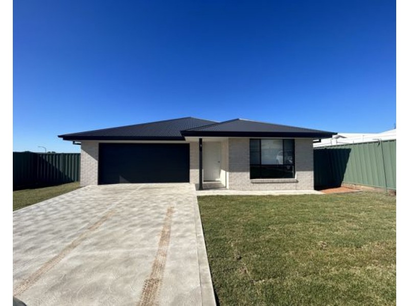 5 Sunningdale Close, Dubbo NSW 2830