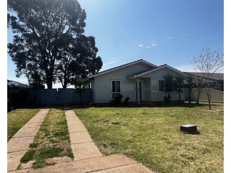 17 Salter Drive, Dubbo NSW 2830