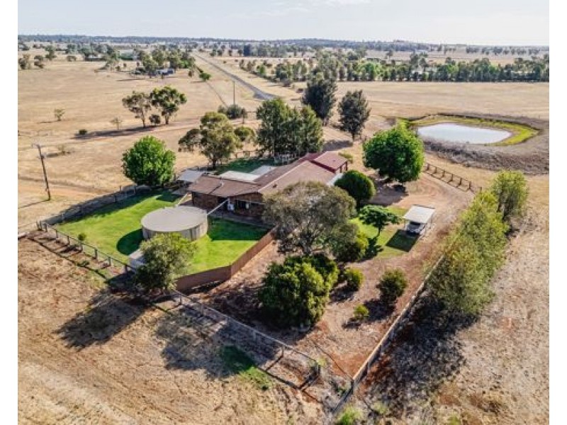 9R Wake Road, Dubbo NSW 2830