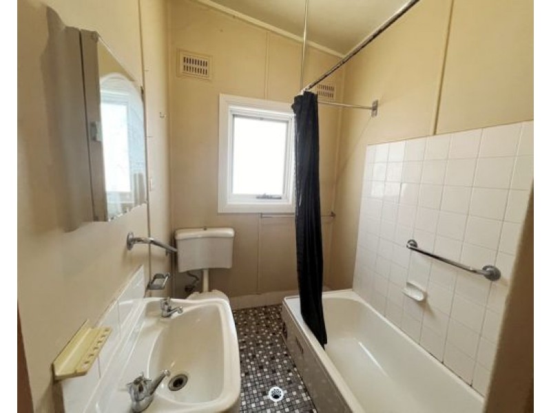 16 Spence Street, Dubbo NSW 2830