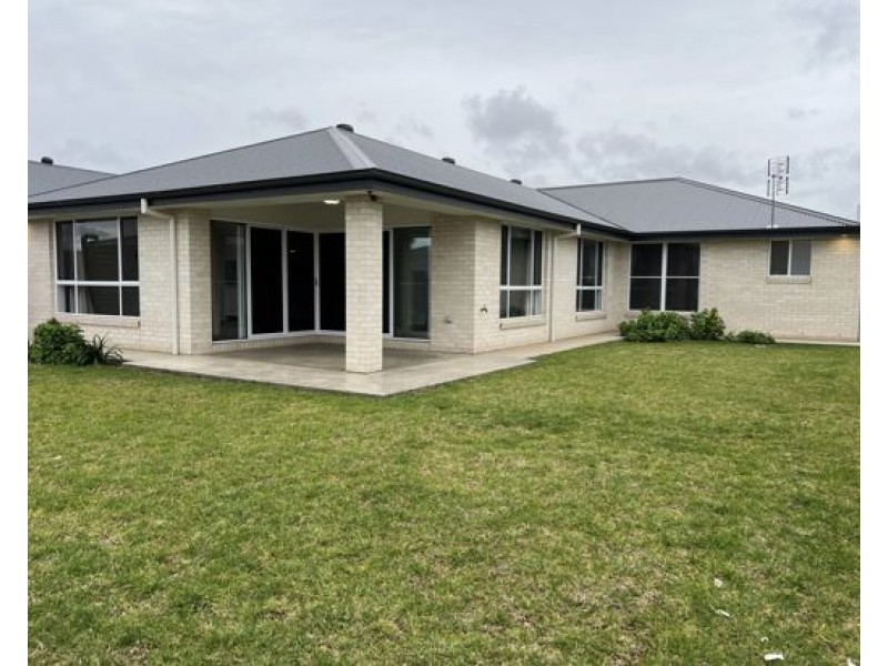 8 Marine Court, Dubbo NSW 2830