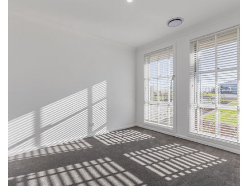 98 Champagne Drive, Dubbo NSW 2830