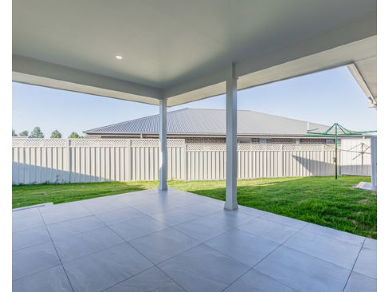98 Champagne Drive, Dubbo NSW 2830