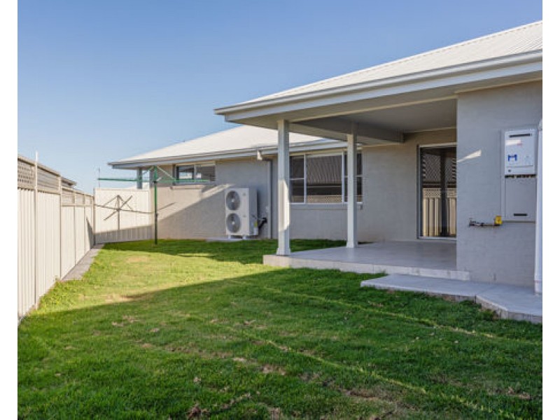 98 Champagne Drive, Dubbo NSW 2830