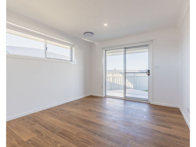 98 Champagne Drive, Dubbo NSW 2830
