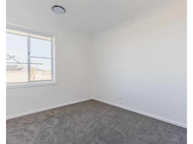 98 Champagne Drive, Dubbo NSW 2830