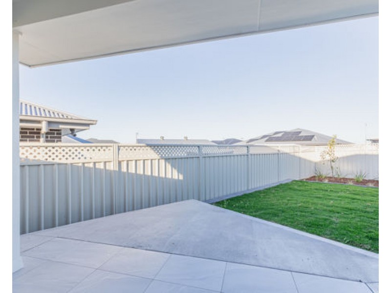 98 Champagne Drive, Dubbo NSW 2830