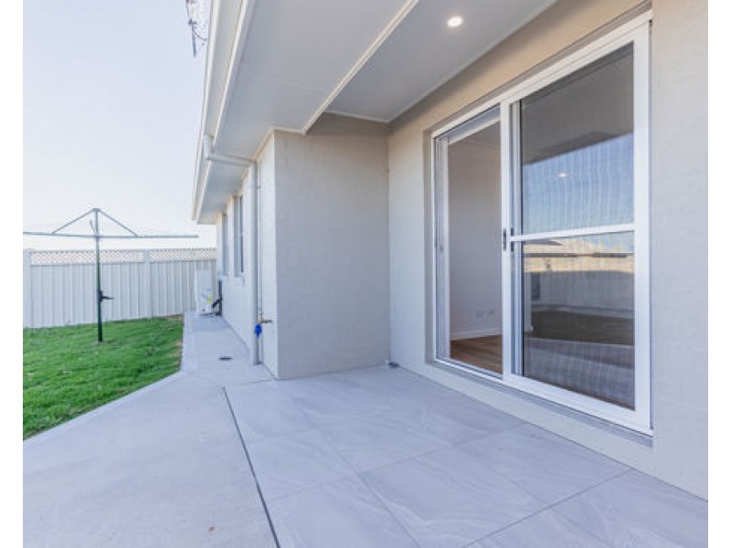 98 Champagne Drive, Dubbo NSW 2830