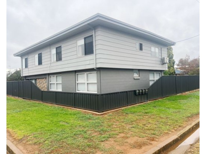1-4/12 Mingelo Street, Narromine NSW 2821