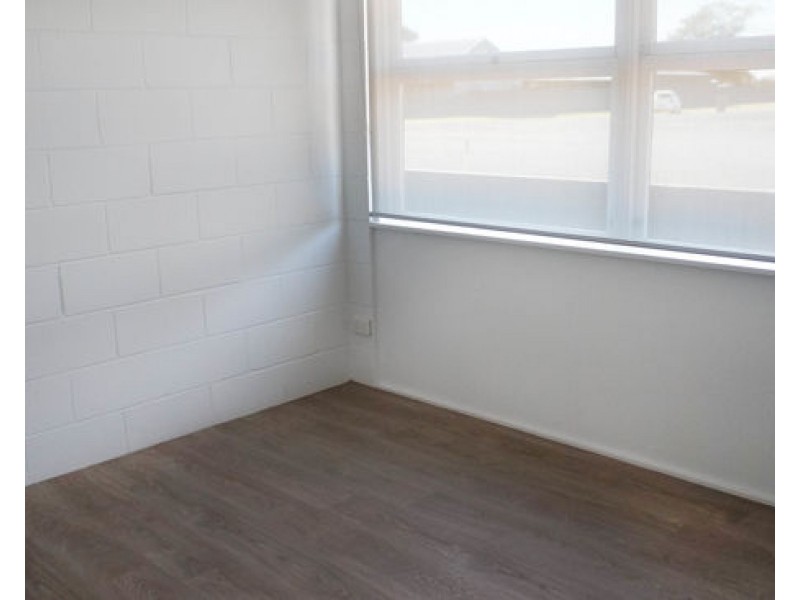 1-4/12 Mingelo Street, Narromine NSW 2821