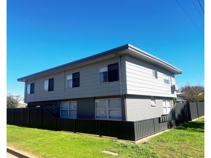 1-4/12 Mingelo Street, Narromine NSW 2821