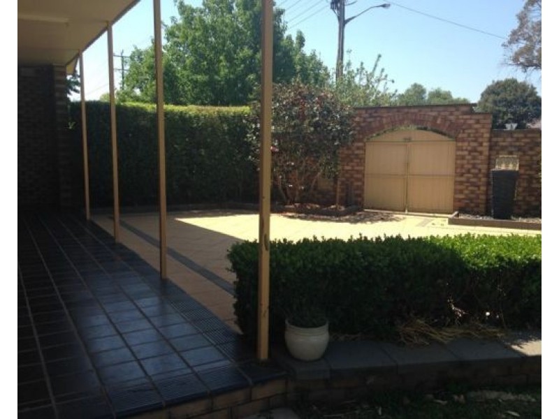 15 Beveridge Crescent, Dubbo NSW 2830