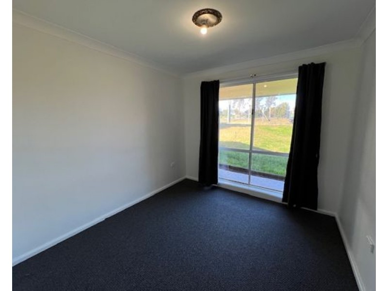 4 Birch Avenue, Dubbo NSW 2830