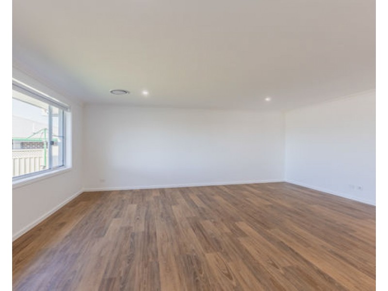 98 Champagne Drive, Dubbo NSW 2830
