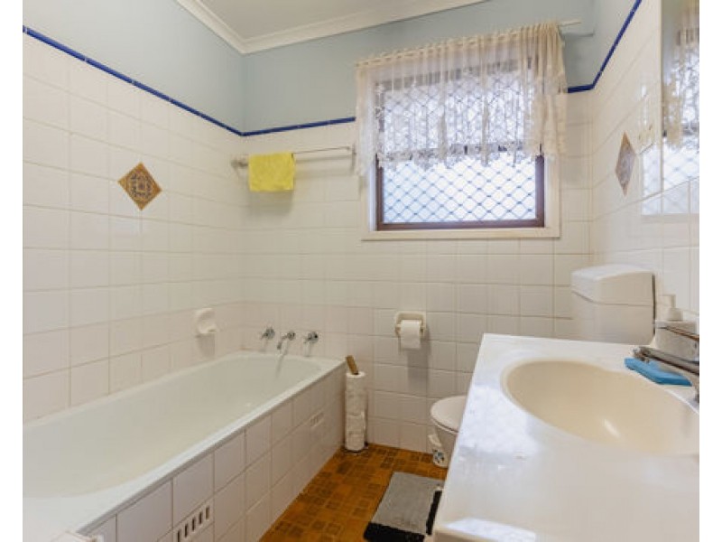 4 Furlong Street, Dubbo NSW 2830