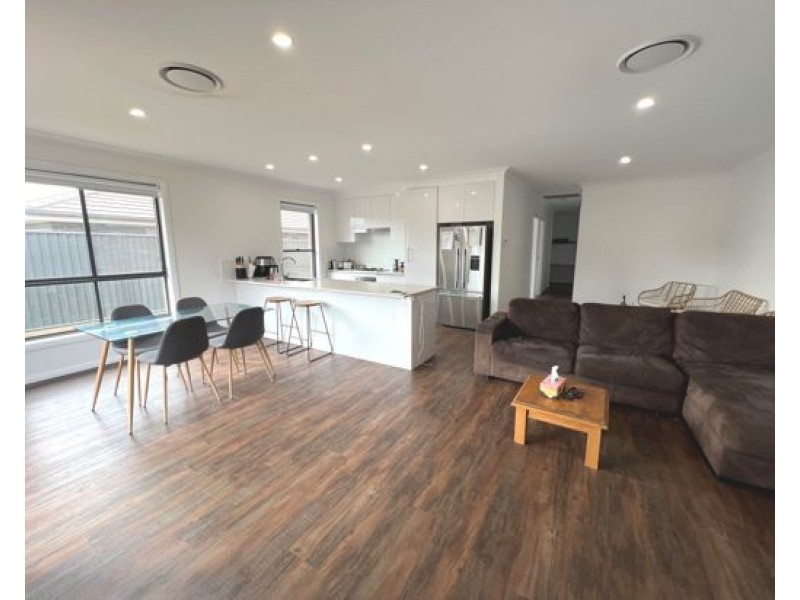 18 Bradford Circuit, Dubbo NSW 2830