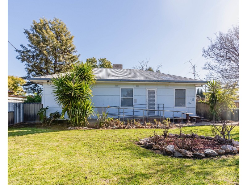 28 Fifth Avenue, Narromine NSW 2821