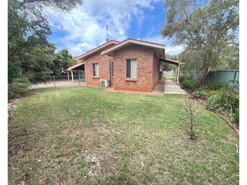 4 Light Place, Dubbo NSW 2830