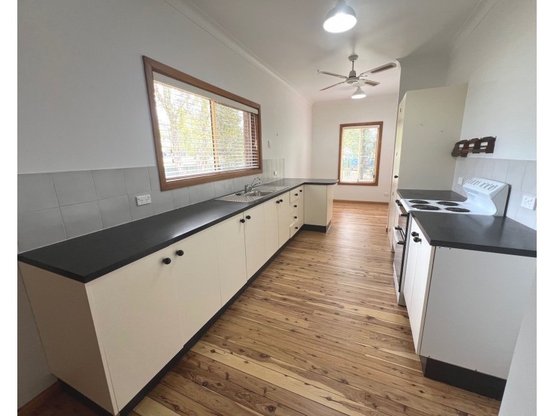 4 Light Place, Dubbo NSW 2830
