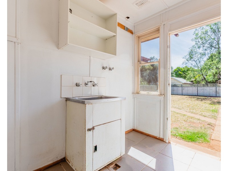 10 Leavers Street, Dubbo NSW 2830