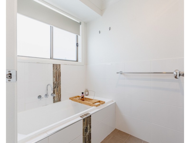 40 Cypress Point Drive, Dubbo NSW 2830