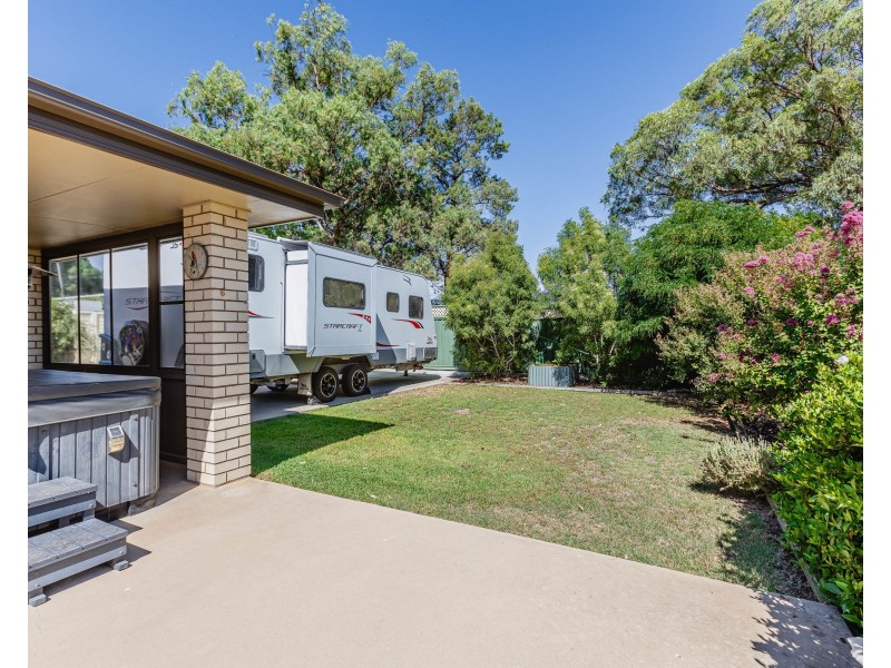 40 Cypress Point Drive, Dubbo NSW 2830