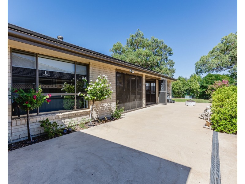 40 Cypress Point Drive, Dubbo NSW 2830